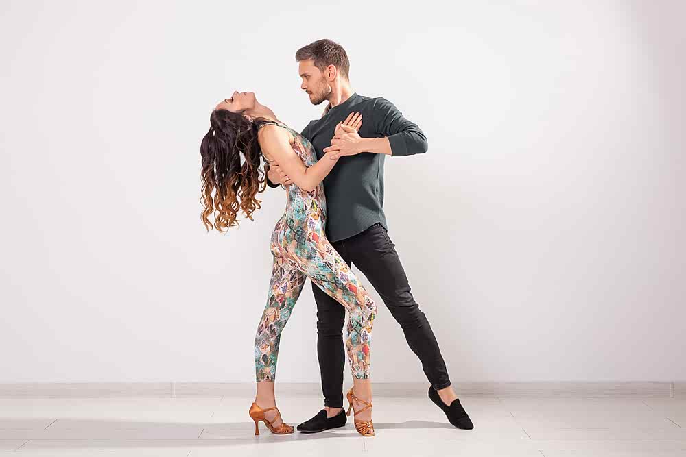 Bachata Kurslari