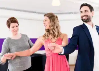 Düğün Dansı Eğitmeni İş İlanı